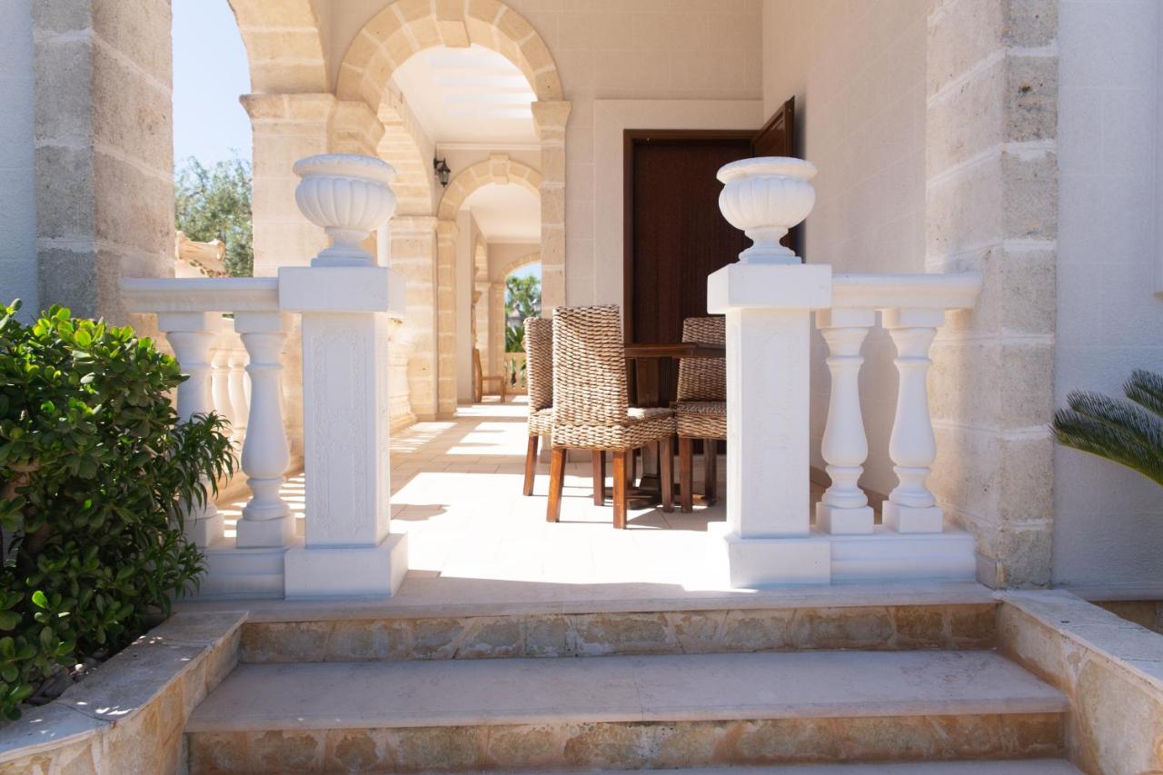 ouside white stone terrasse